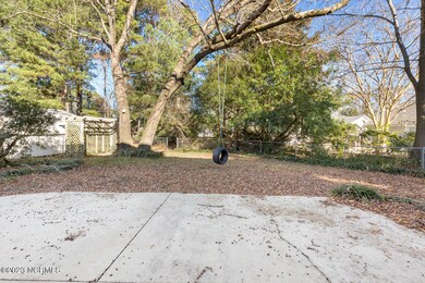 2463 Northwoods Dr, Jacksonville, NC 28540 - photo 4