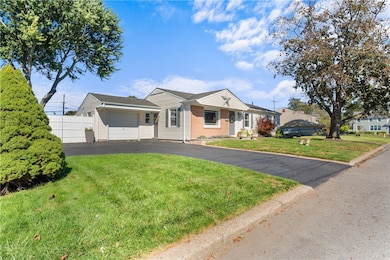 36 Woodbine St, Riverside, RI 02915 - photo 3