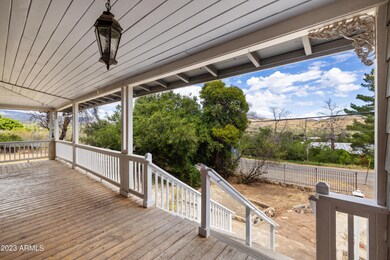 008_Porch
