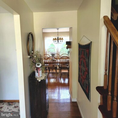 40 Tanglewood Dr, Langhorne, PA 19047 - photo 5