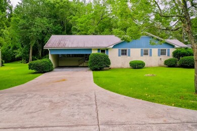 833 Smallee St, Alma, GA 31510 - photo 6