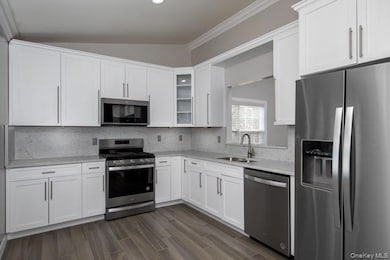 109 Village Green Dr unit 109, Port Jefferson Station, NY 11776 - photo 3