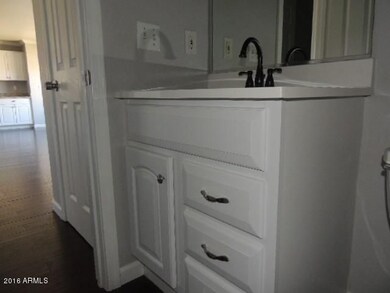 023-589068 Powder Rm Vanity
