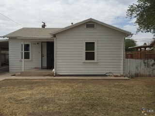 760 El Centro Ave, El Centro, CA 92243 - photo 2