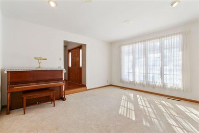 3406 Leslie Ln, Eau Claire, WI 54703 - photo 5