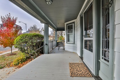 9 Avon St unit 2, Wakefield, MA 01880 - photo 2