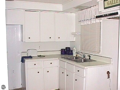 5811 E Vera Ln, Au Gres, MI 48703 - photo 3