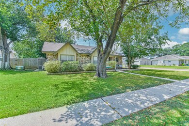 7119 Brook Stone Dr, Houston, TX 77040 - photo 4