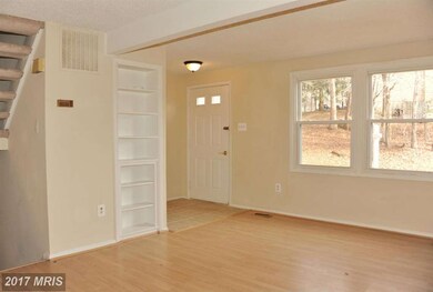 8675 Rising Creek Ct, Springfield, VA 22153 - photo 4