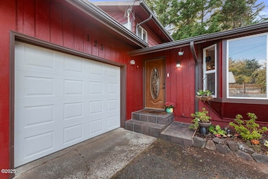 125 SW View Dr, Waldport, OR 97394 - photo 6