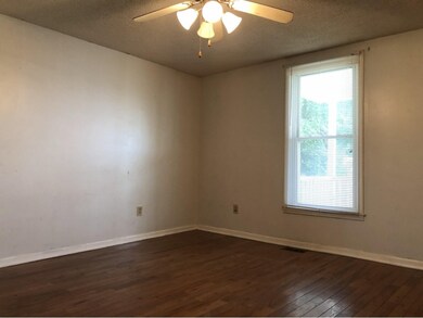 901 Grover St, Johnson City, TN 37601 - photo 3