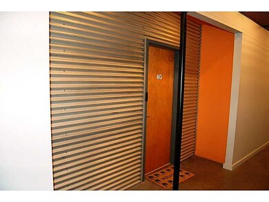 Entry/Foyer.