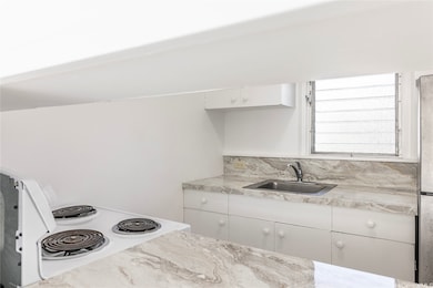 3410 Leahi Ave unit 205, Honolulu, HI 96815 - photo 2