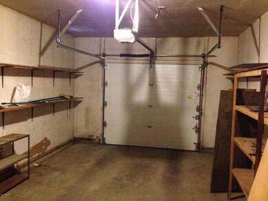 Cassius CT Garage