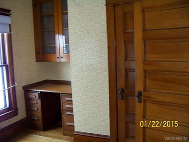 Den Or 1st Floor Bedroom