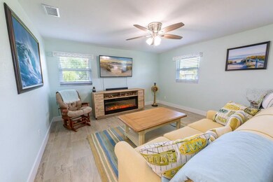 405 W Charlotte Ave, Punta Gorda, FL 33950 - photo 2
