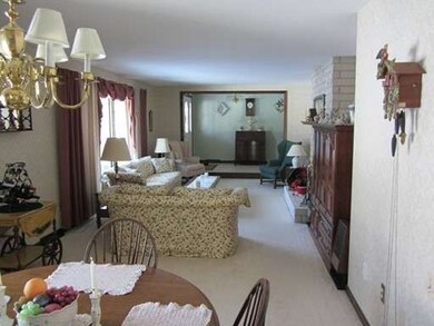 125 Sweetfern Dr, West Springfield, MA 01089 - photo 5