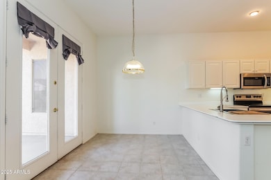 4-photo-Breakfast-Nook-02894e32-f4ad-412