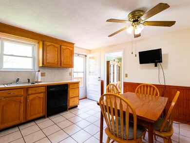 93 Graymore Rd, Waltham, MA 02451 - photo 4