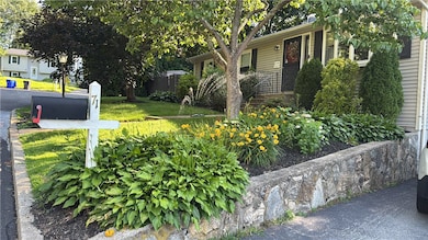 71 Steven Dr, West Warwick, RI 02893 - photo 2