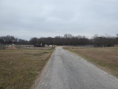 TBD N Bond St, Whitewright, TX 75491 - photo 4