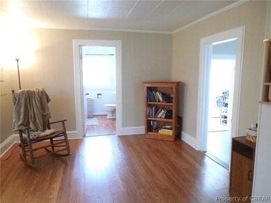 Den or Dining Room-- You Choose