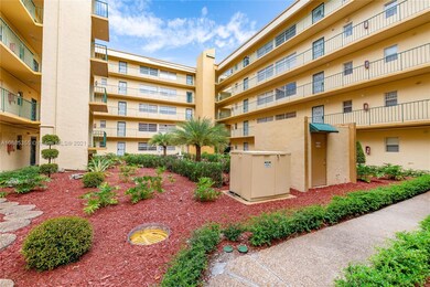 4490 W 19th Ct unit 513, Hialeah, FL 33012 - photo 3