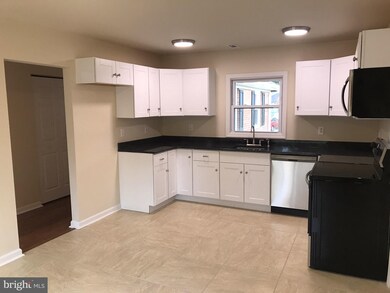 51 Peachfield Ln, Willingboro, NJ 08046 - photo 4