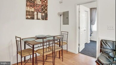 2216 Reed St unit 2ND FLR, Philadelphia, PA 19146 - photo 2