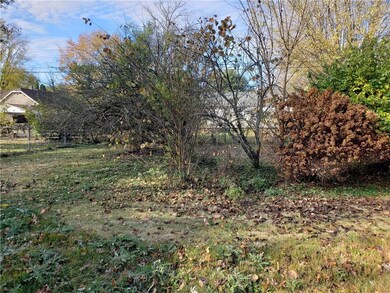 2021 Drexel Dr, Anderson, IN 46011 - photo 5