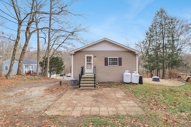 PRIVATE DOOR TO KITCHEN IS AROUND BACK!