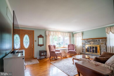 307 W 8th St, Lansdale, PA 19446 - photo 4