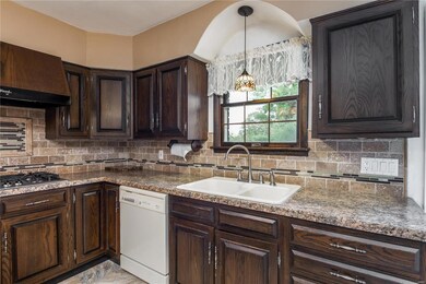 320 Louise Dr, Collinsville, IL 62234 - photo 6