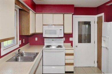 8865 Angling Rd, Portage, MI 49024 - photo 5