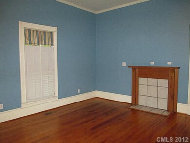 105 N Oakwood Dr, Statesville, NC 28677 - photo 3