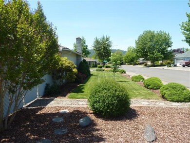 267 Vincent Ct, Central Point, OR 97502 - photo 3