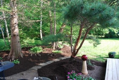 Beautiful Landscaped yard!