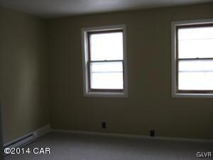 226 W Ridge St, Coaldale, PA 18218 - photo 7