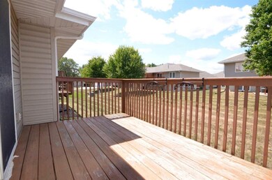 1504 Aspen Dr, Waterloo, IA 50701 - photo 7