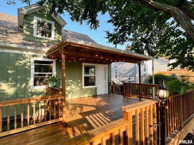 2124 N Myrtle St, Davenport, IA 52804 - photo 4