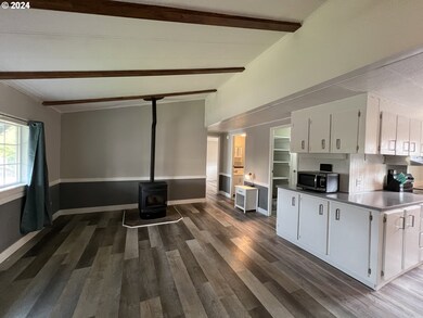 5256 Daisy St, Springfield, OR 97478 - photo 4