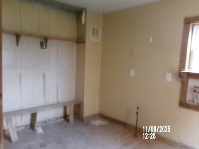 218 N Main St, Topeka, IN 46571 - photo 7