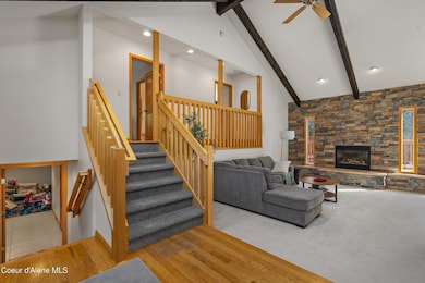09-Entry & Living Room