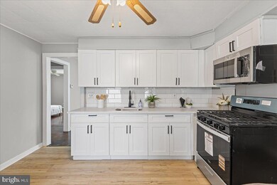 801 Cedar Ln, Trenton, NJ 08610 - photo 7