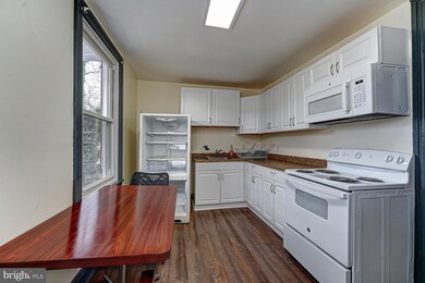 120 S Broad St unit 2ND/3RD FLOOR, Kennett Square, PA 19348 - photo 7