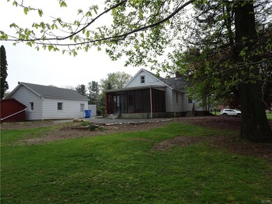 303 Spruce St, Walnutport, PA 18088 - photo 4