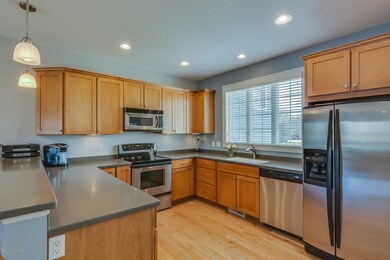 015-10-Spacious Kitchen