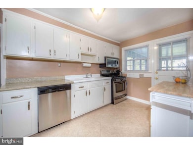 313 Henry Ln, Wallingford, PA 19086 - photo 7