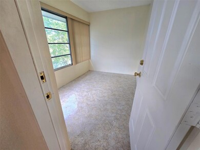 3531 NW 50th Ave unit 609, Lauderdale Lakes, FL 33319 - photo 5