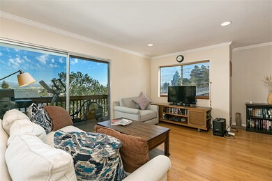 4220 Vista Del Rio Way unit 8, Oceanside, CA 92057 - photo 7